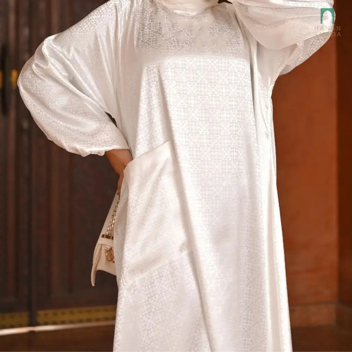 Abaya Qawiya Hanan Amadahajj_umrah